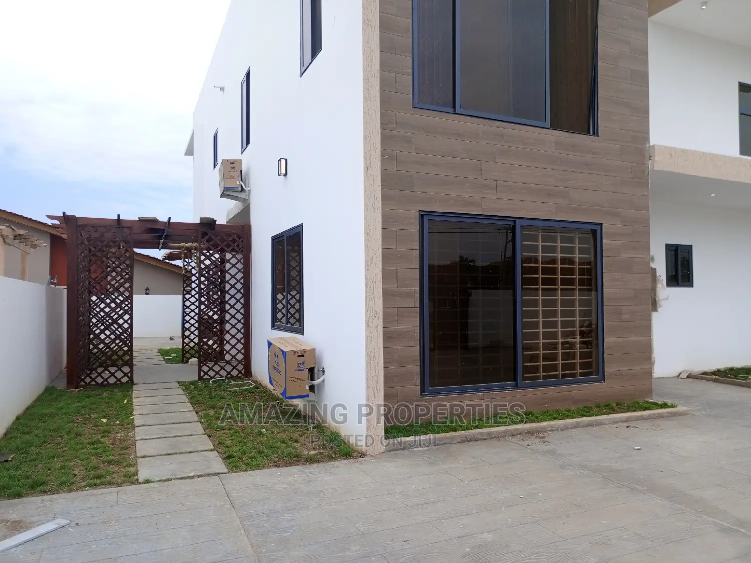 4bdrm House in Amazing Properties, Spintex for Sale