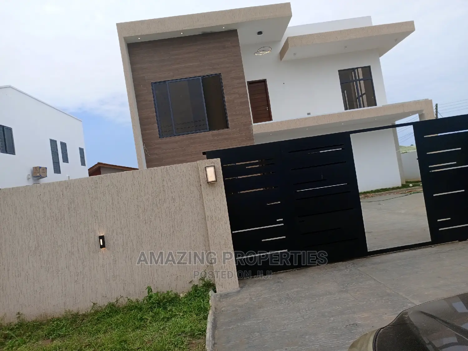 4bdrm House in Amazing Properties, Spintex for Sale