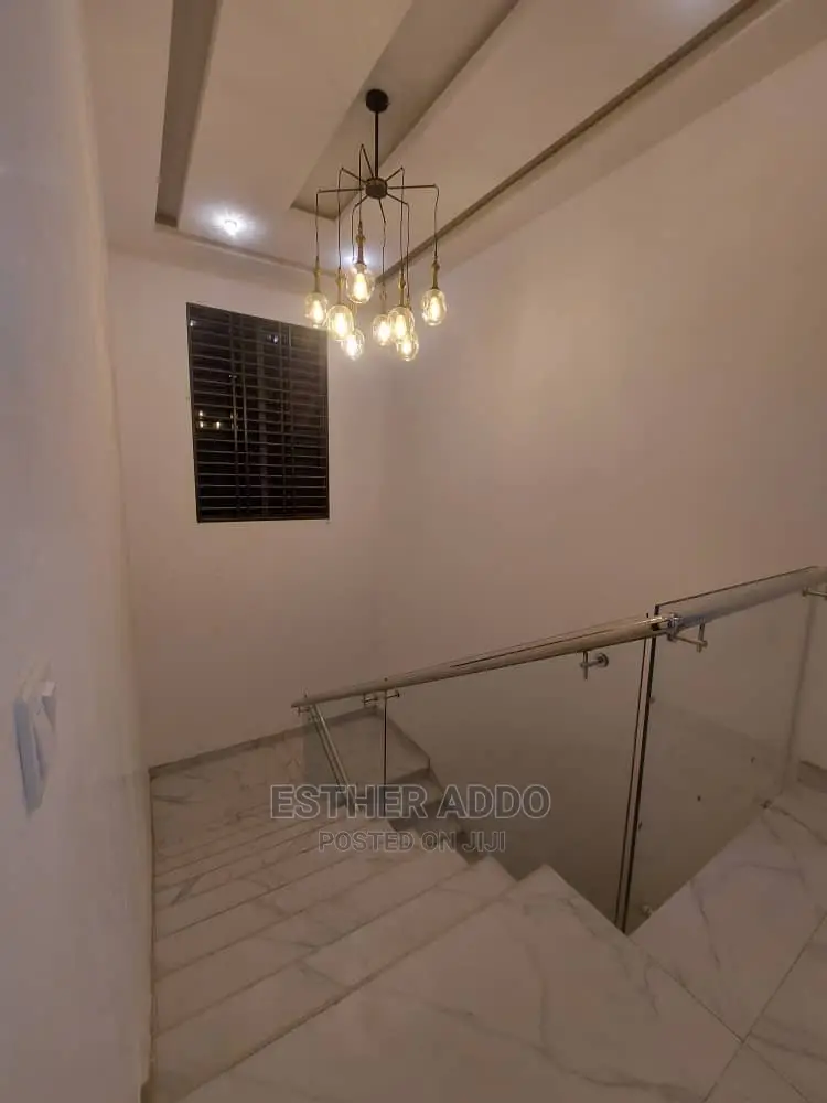 4bdrm Duplex in Ashaley Botwe for sale