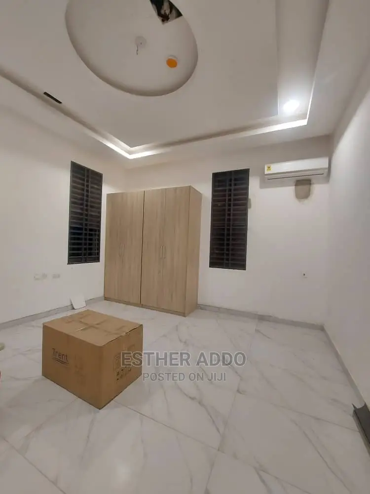 4bdrm Duplex in Ashaley Botwe for sale