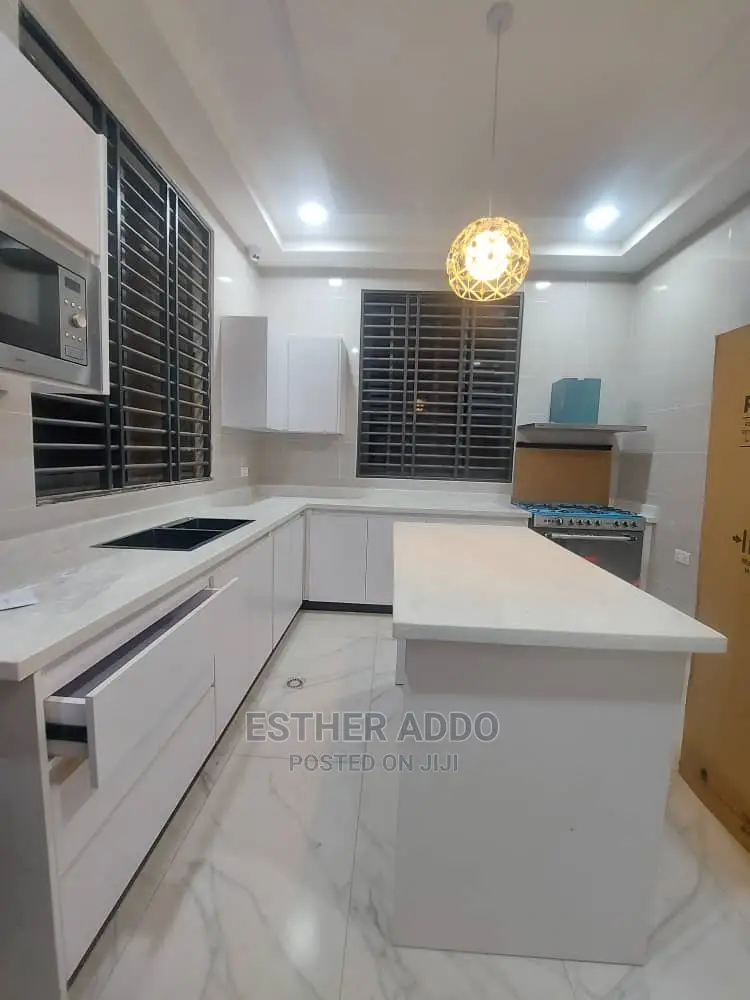 4bdrm Duplex in Ashaley Botwe for sale