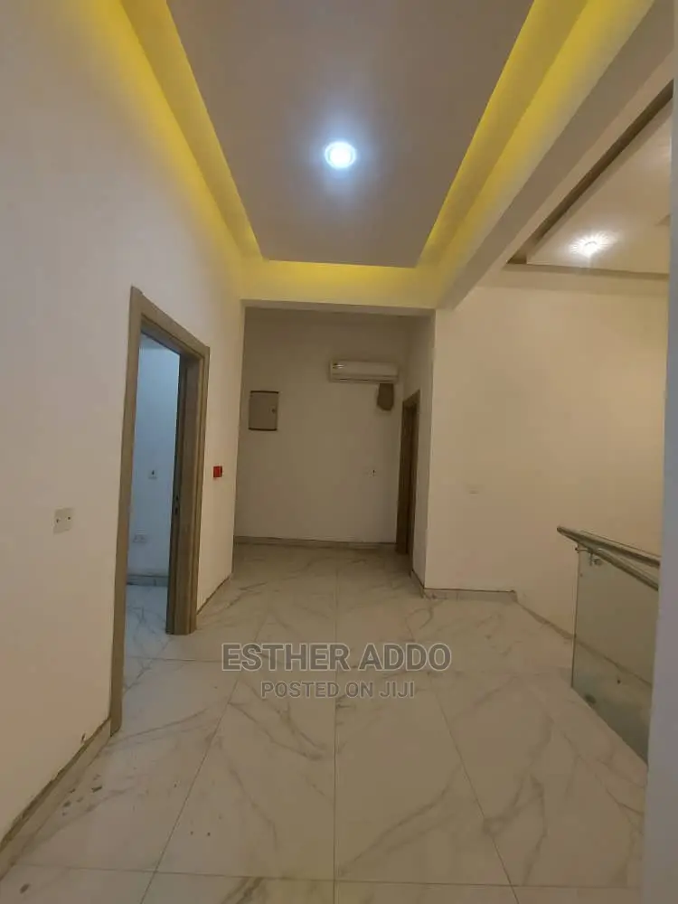 4bdrm Duplex in Ashaley Botwe for sale