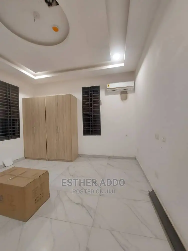 4bdrm Duplex in Ashaley Botwe for sale
