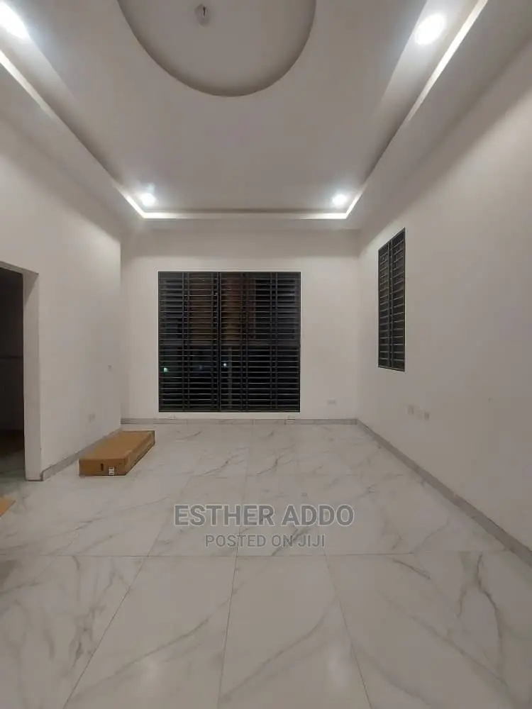 4bdrm Duplex in Ashaley Botwe for sale