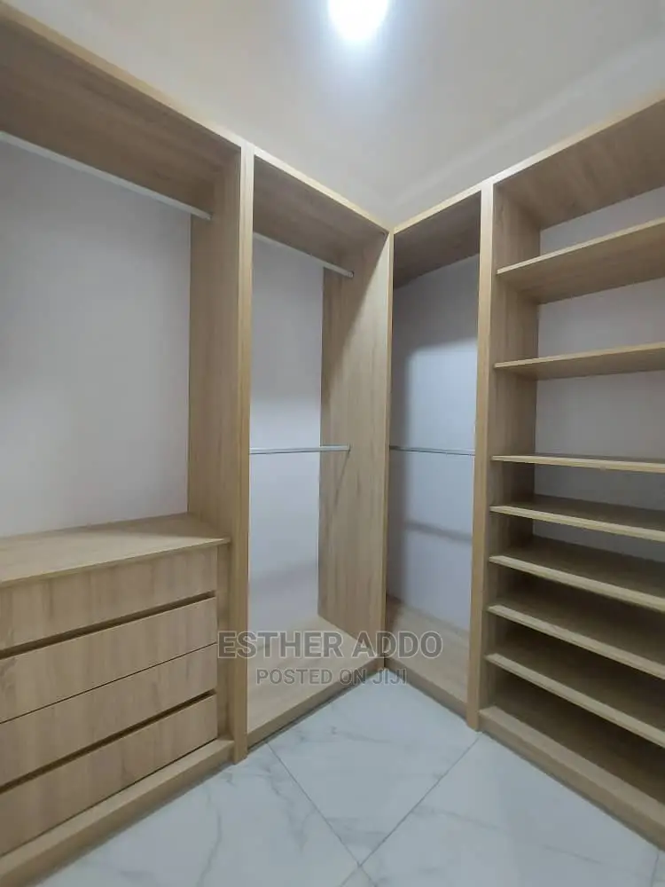 4bdrm Duplex in Ashaley Botwe for sale