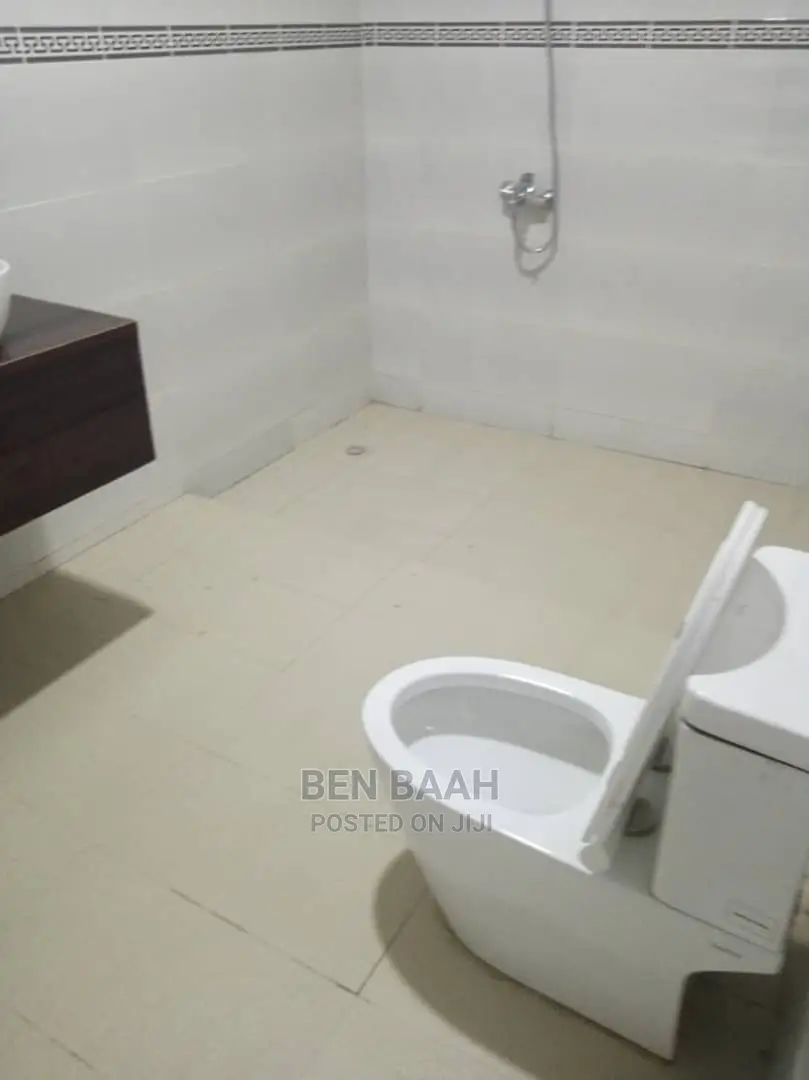 4bdrm Duplex in Ben Properties, Dome for rent