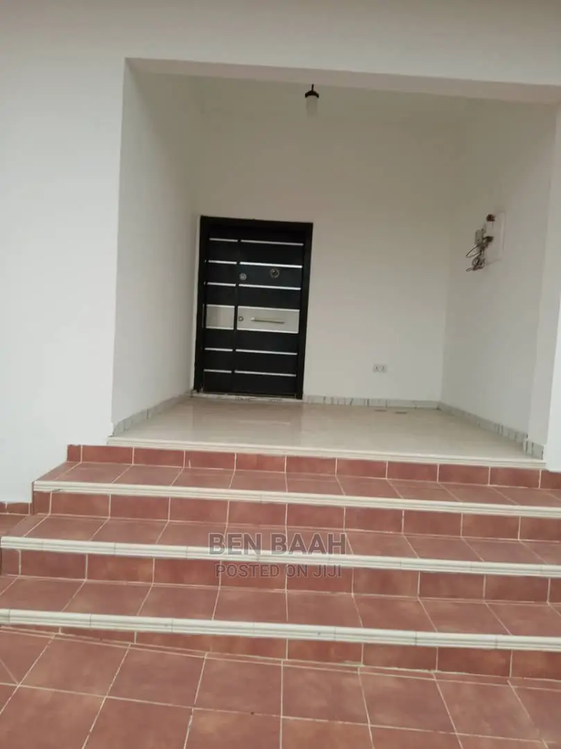 4bdrm Duplex in Ben Properties, Dome for rent