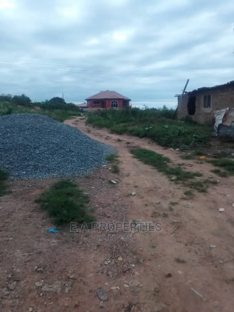 Land Oyibi Velly View University in Valley View Area Land & Plots for