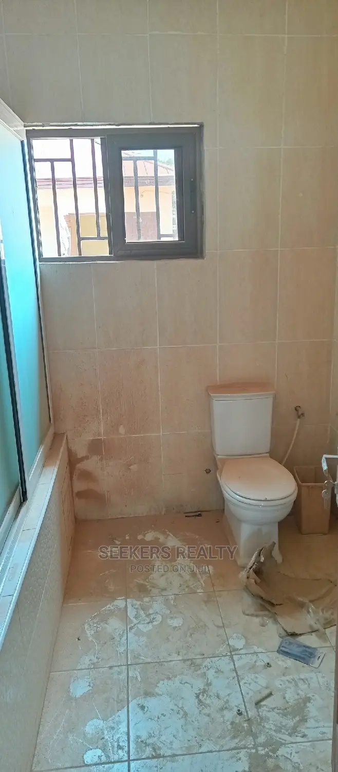7bdrm House in Seekers Realty, Cantonments for rent