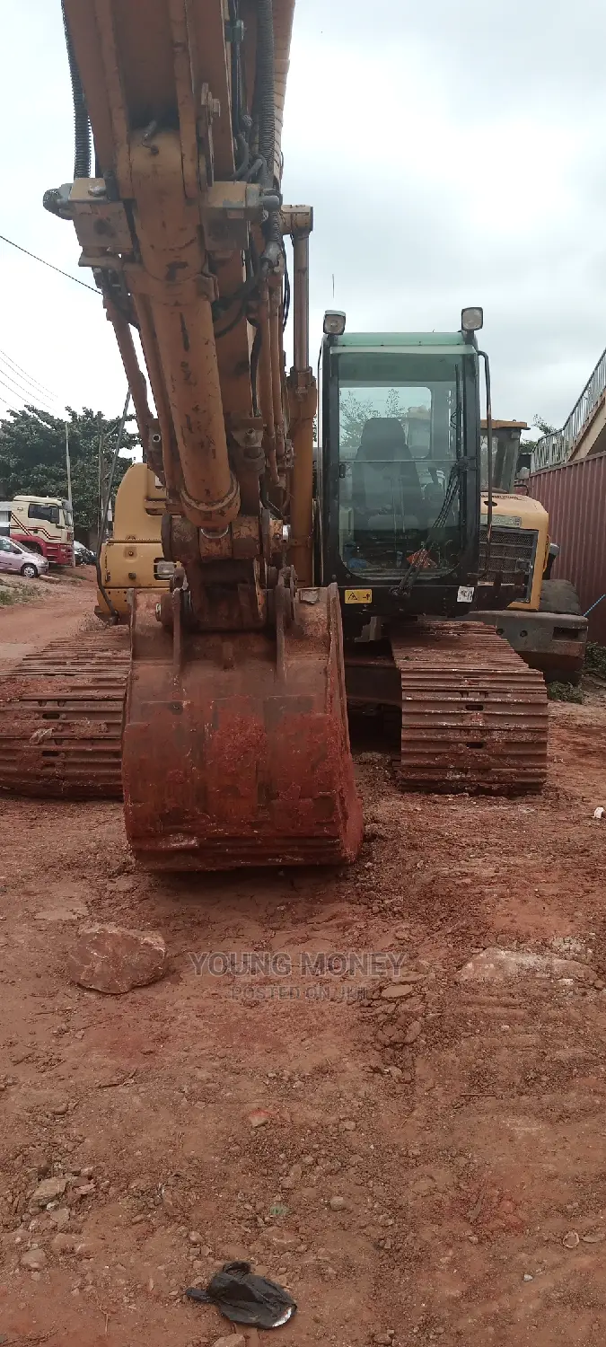 Foreign Used 320cl Excavator for Rent