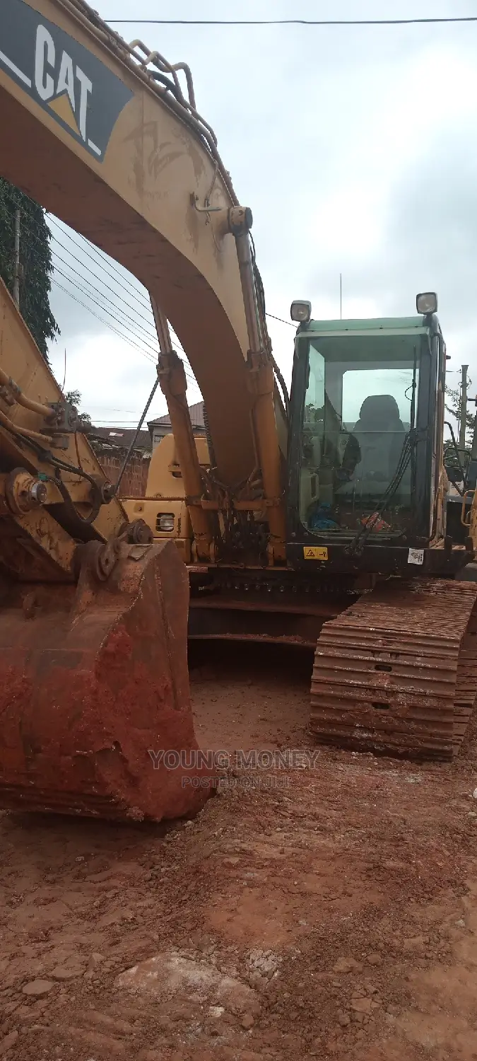Foreign Used 320cl Excavator for Rent