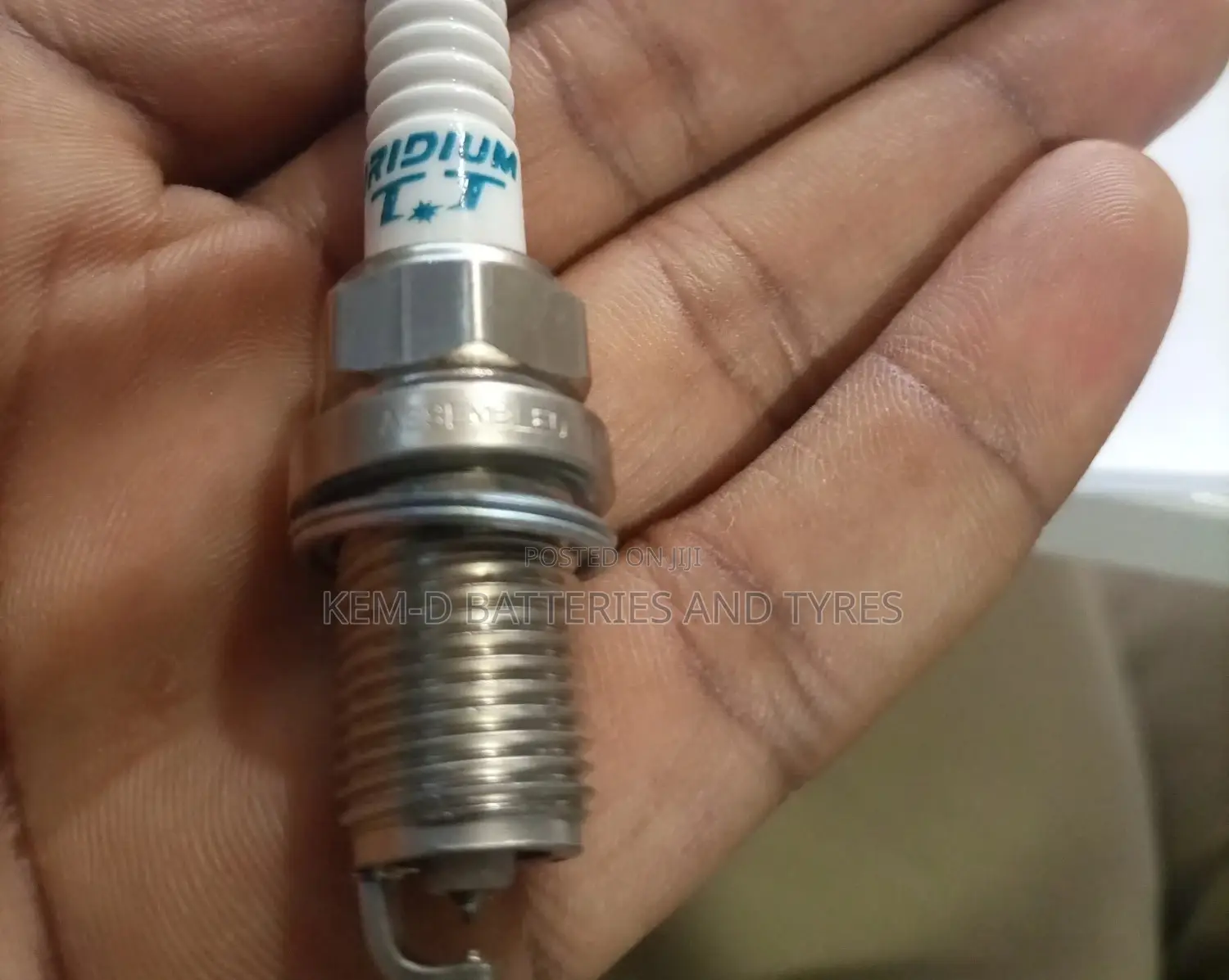 Denso Ik20tt 4702 Iridium Spark Plugs