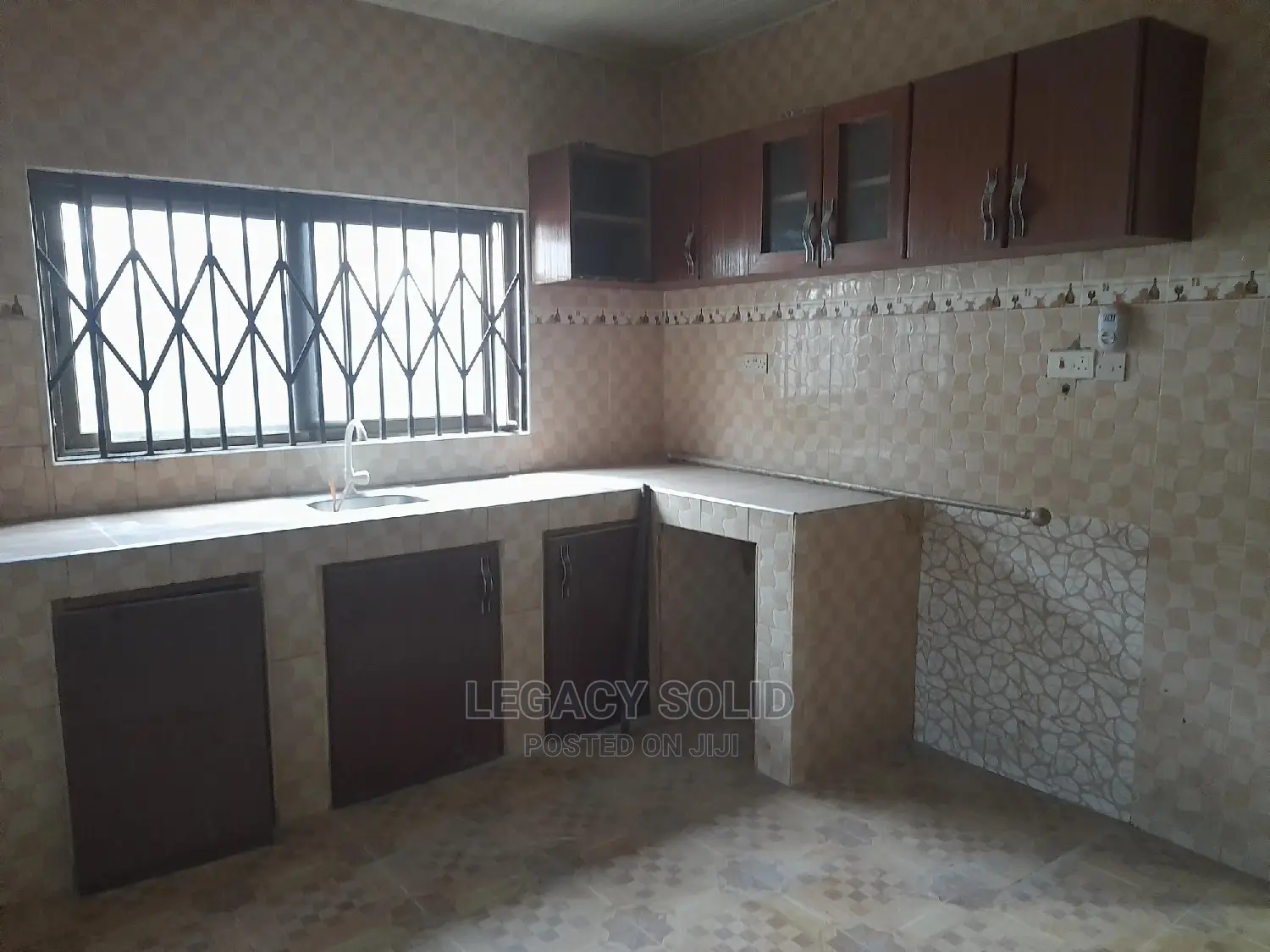 3bdrm House in Legacy Solid Real, Ledzokuku-Krowor for rent