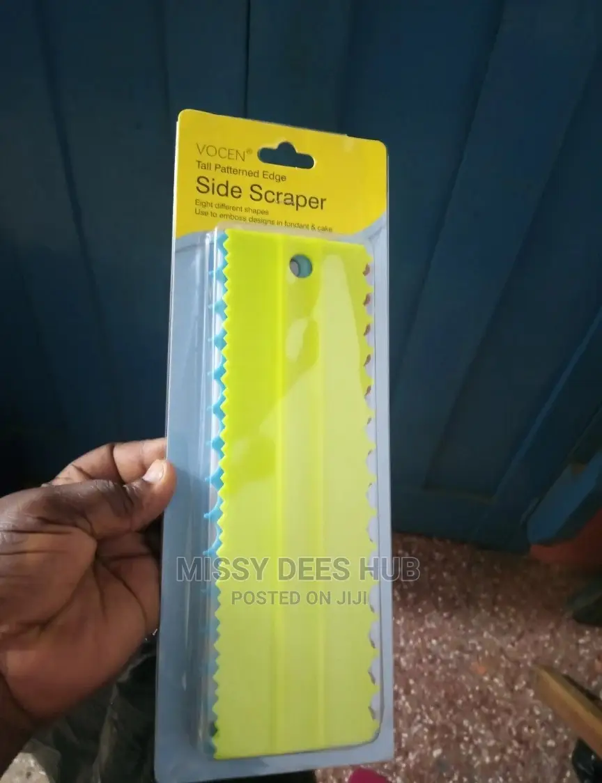 Cake Decorating Tool / Scraper - 4pcs