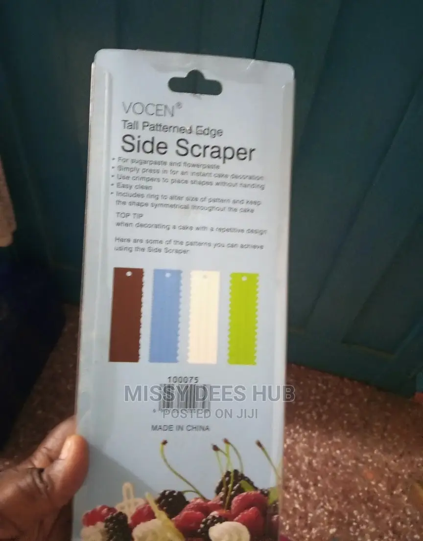 Cake Decorating Tool / Scraper - 4pcs