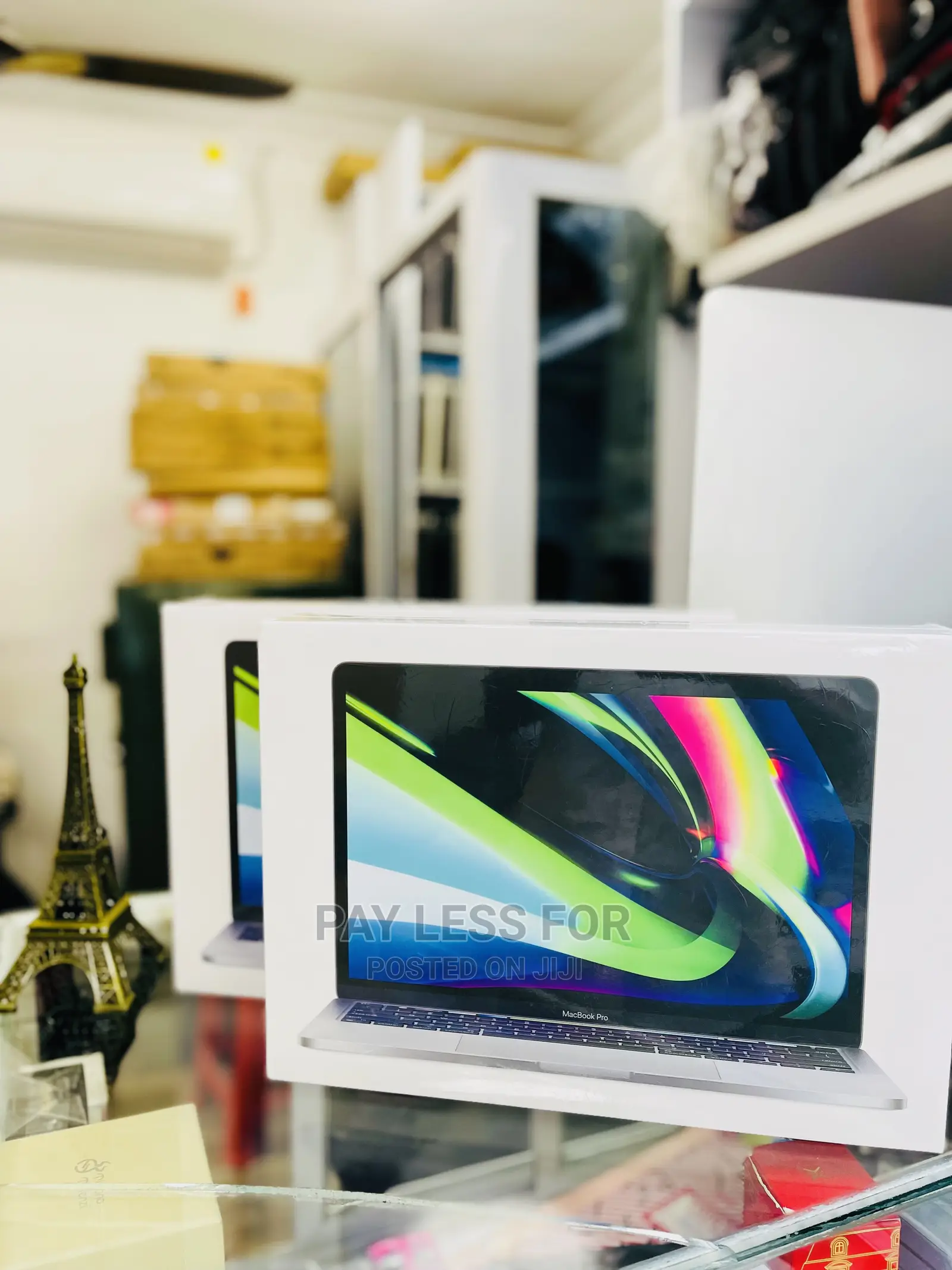 New Laptop Apple MacBook Pro 2020 8GB Apple M2 SSD 256GB