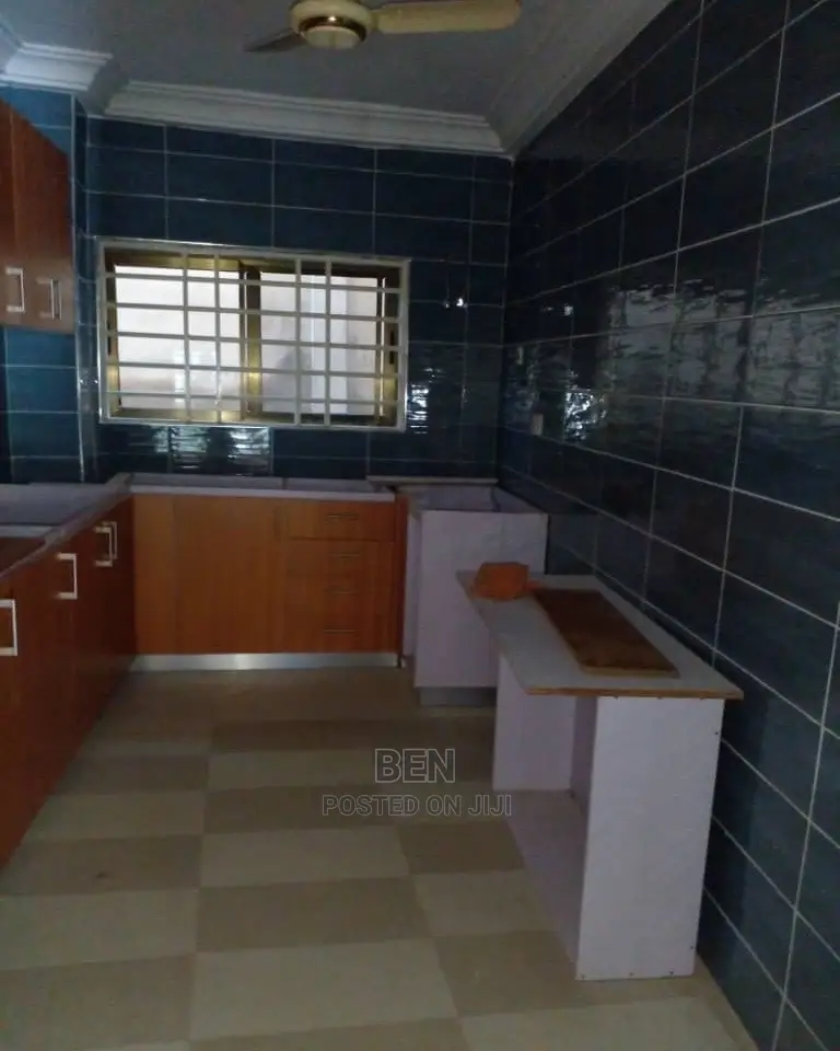 2bdrm Apartment in Golf Park Achimota for Rent