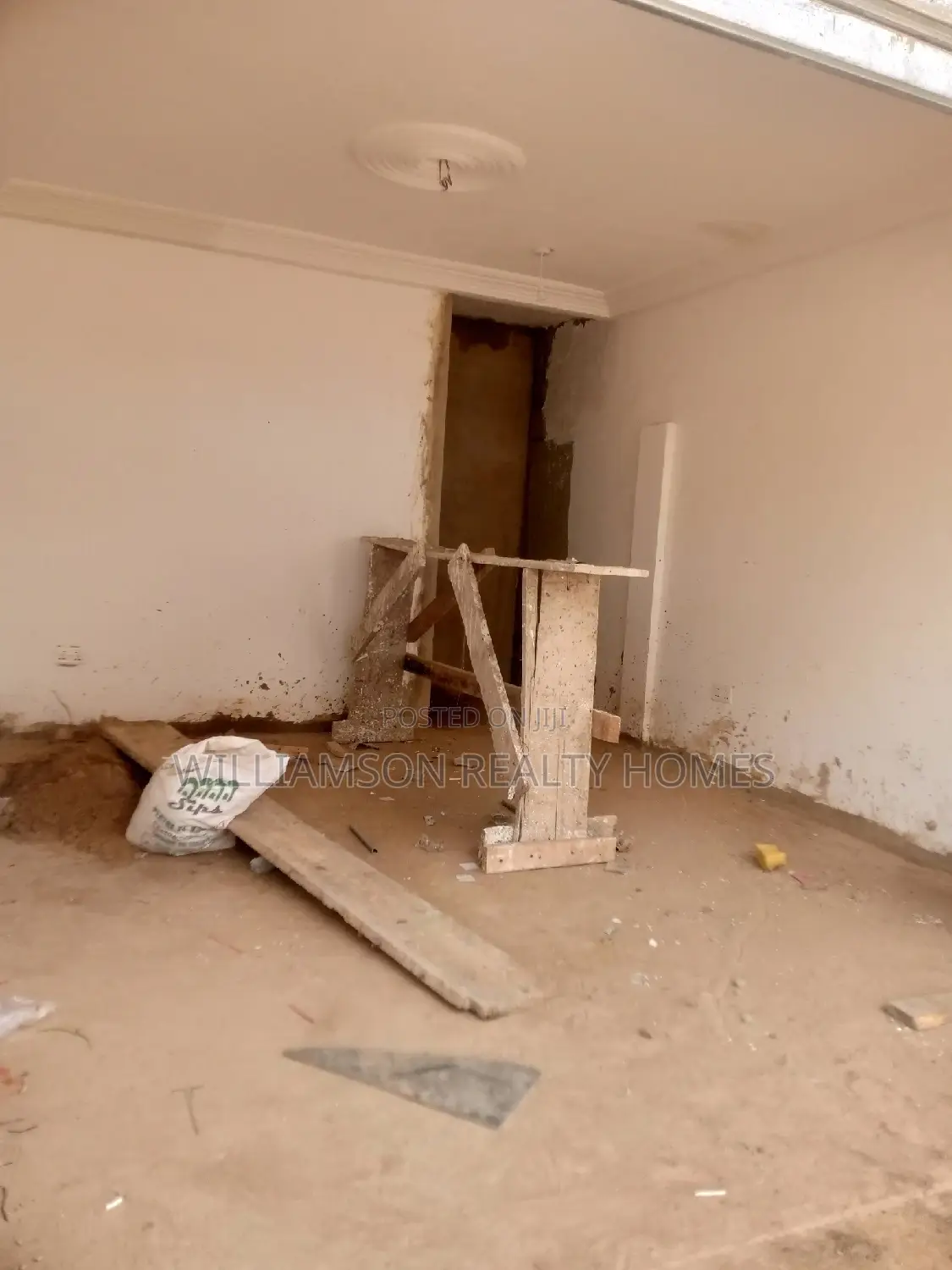 Spacious Business Shop/Store/Office Space