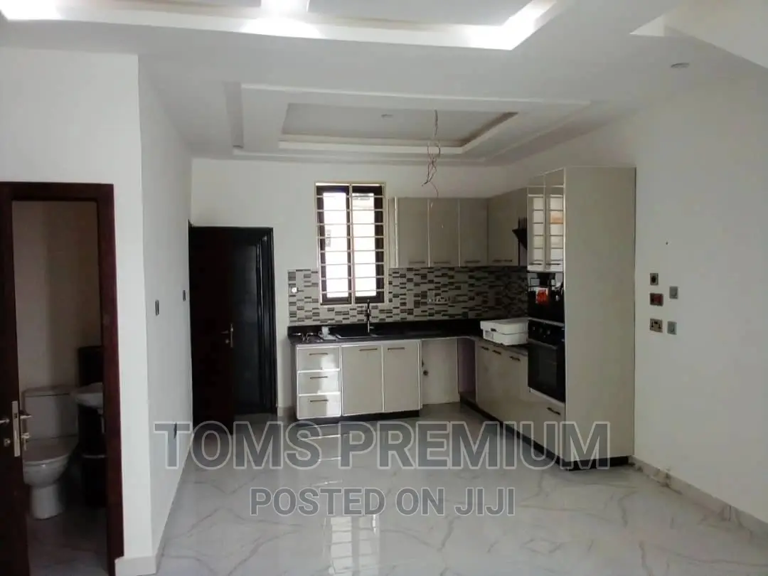 3bdrm Duplex in Nana Junction, Ashaley Botwe for rent