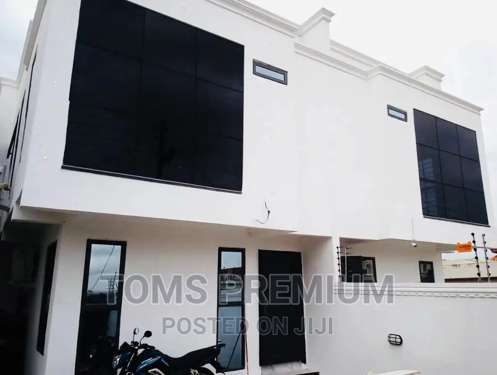 3bdrm Duplex in Nana Junction, Ashaley Botwe for rent