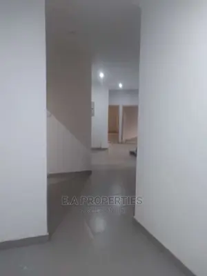 4bdrm House in E a Properties, Papao for Sale