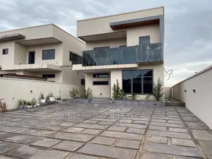 4bdrm Duplex in Lakeside, Accra Metropolitan for sale