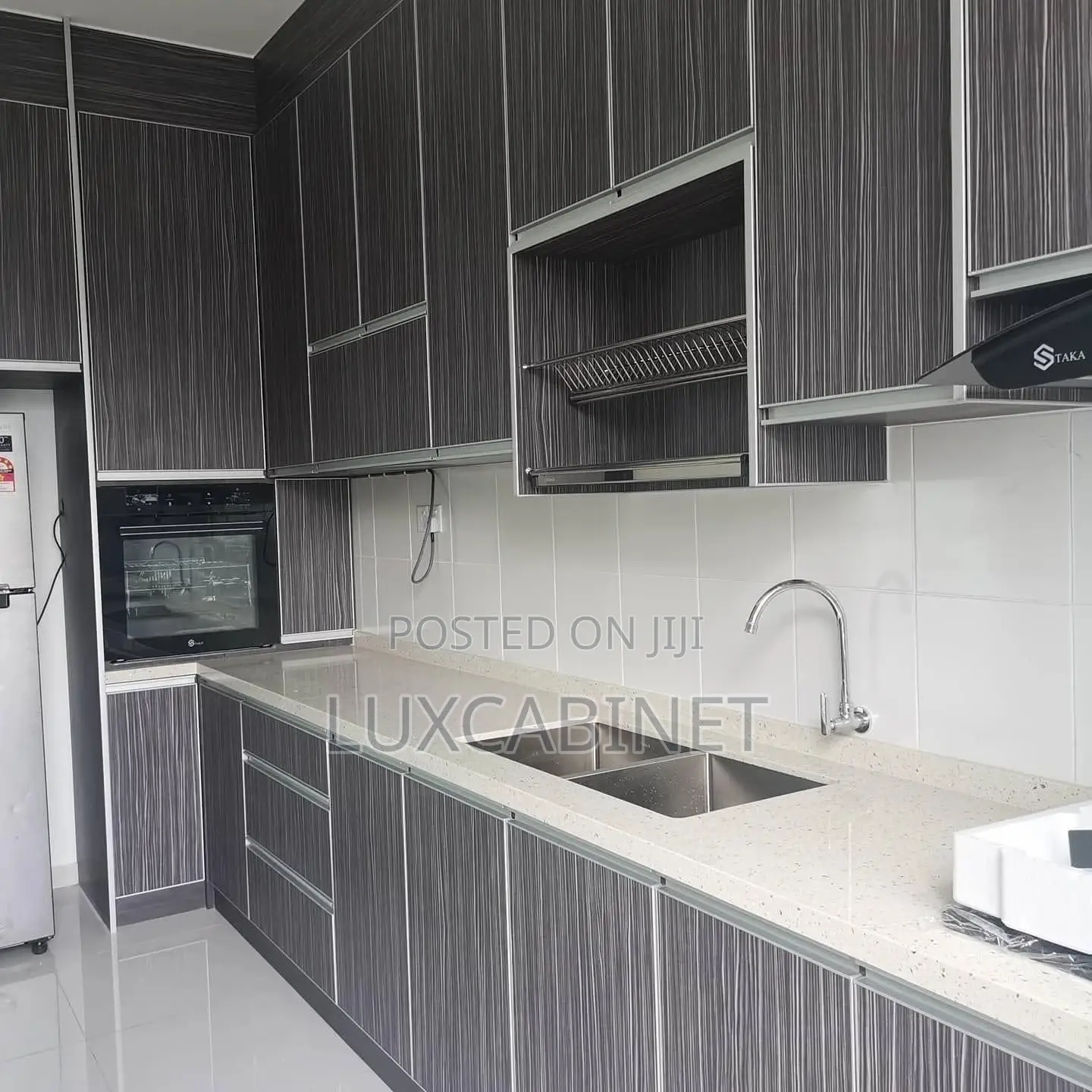 Customize Kitchen Cabinets