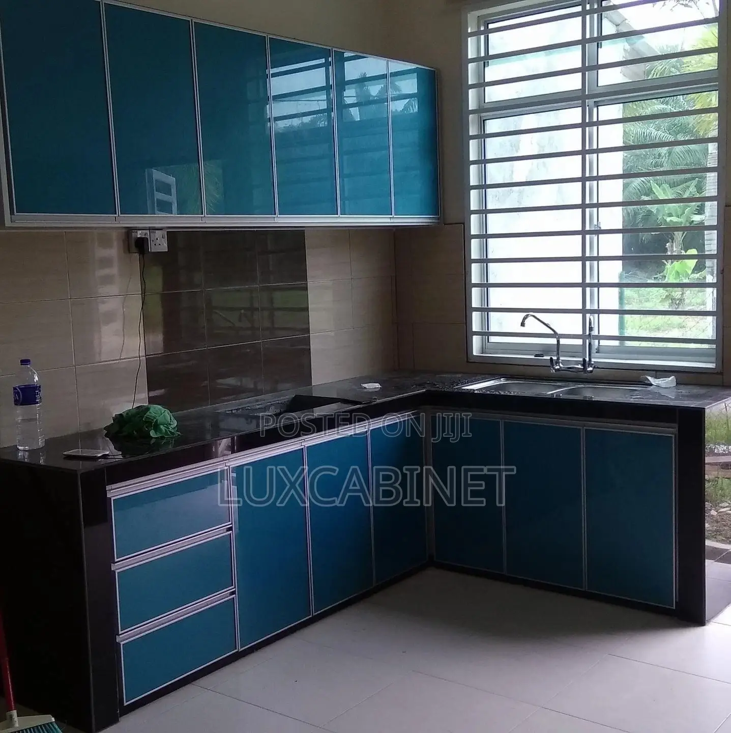 Customize Kitchen Cabinets