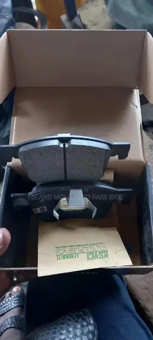 Back BRAKE PAD for All Cars Available Toyota/Honda/Hyundai