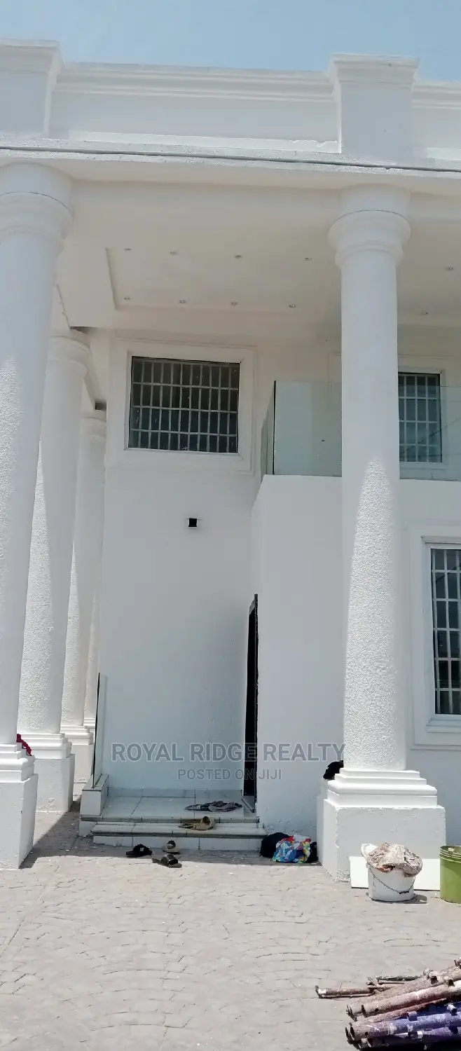 4bdrm Duplex in Airport Hills, Accra Metropolitan for Sale