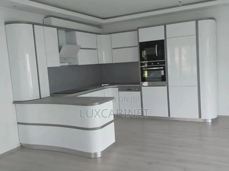 Customize Kitchen Cabinets