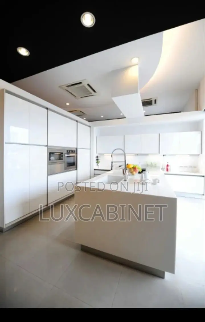 Customize Kitchen Cabinets