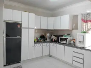 Customize Kitchen Cabinets