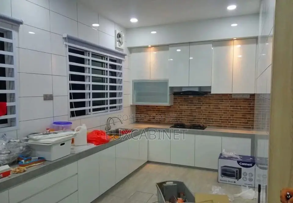 Customize Kitchen Cabinets