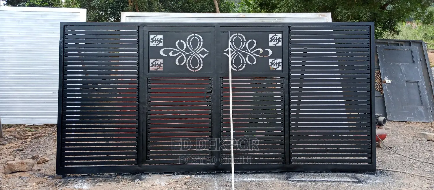 Sliver Sliding Gate