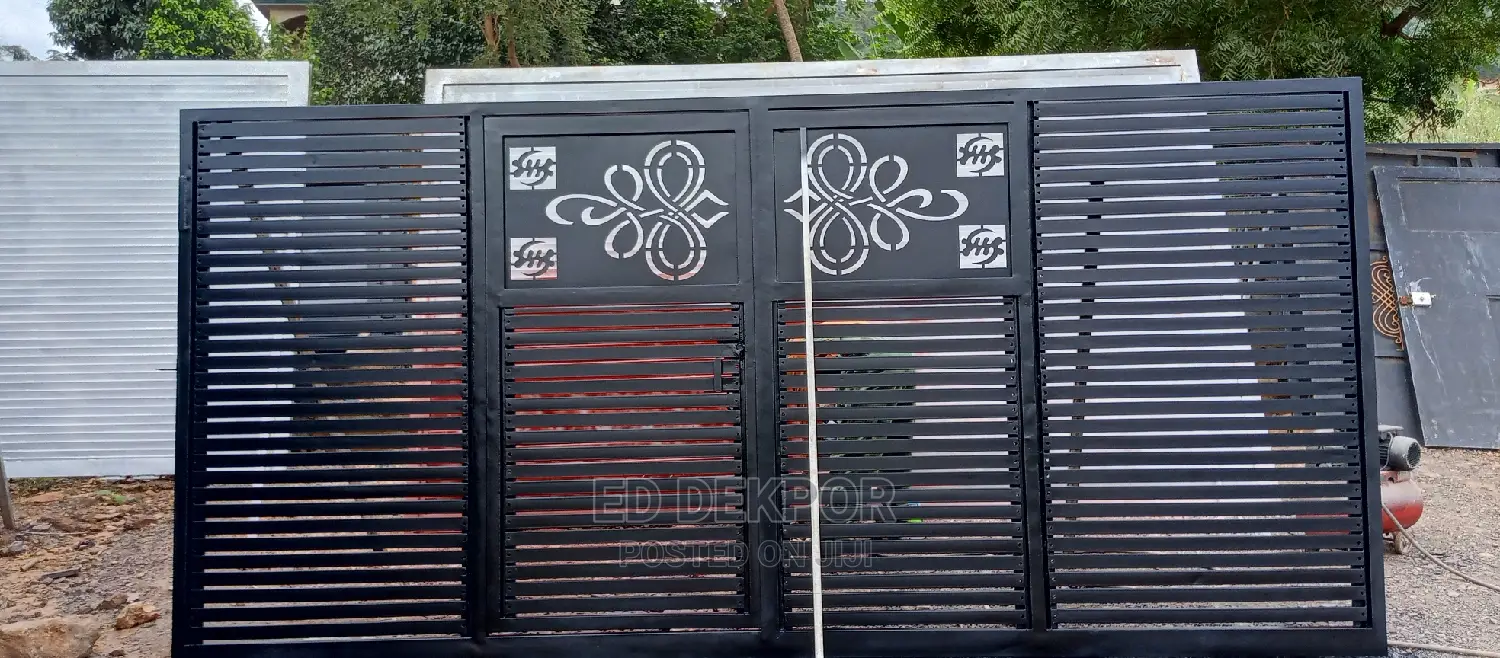 Sliver Sliding Gate