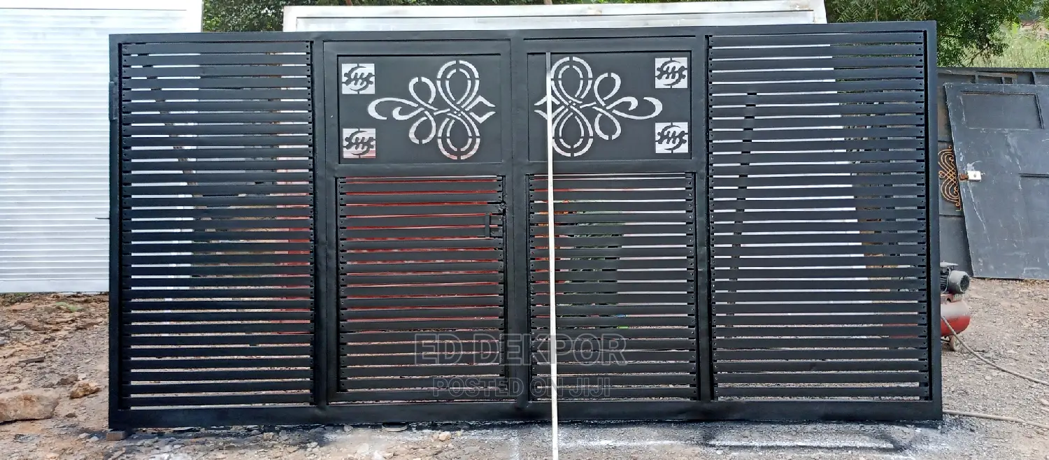 Sliver Sliding Gate