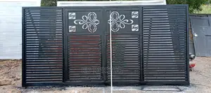 Sliver Sliding Gate