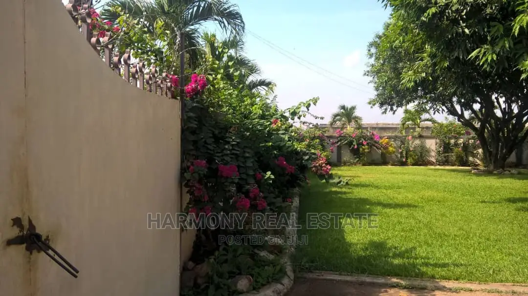 4bdrm House in Airport Residential Area for rent