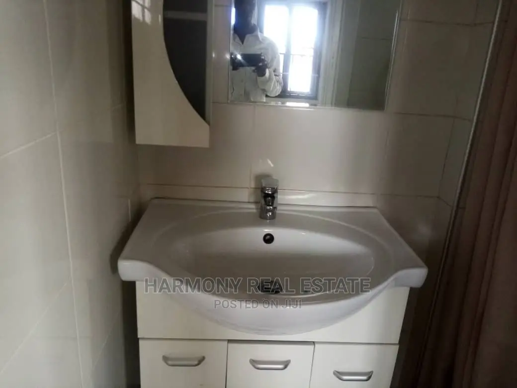 4bdrm House in Airport Residential Area for rent