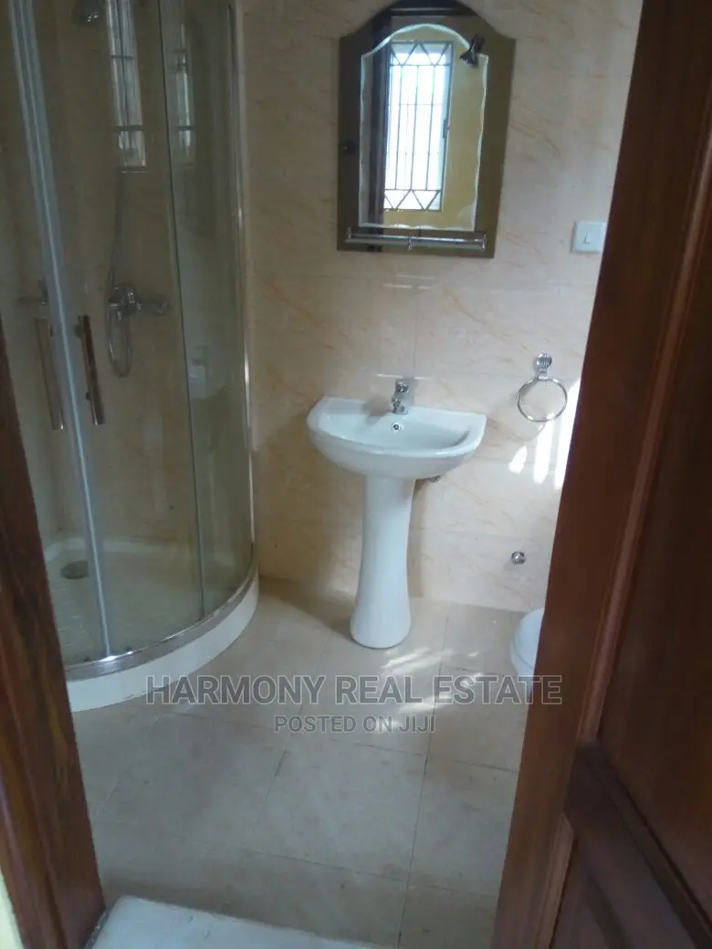 4bdrm House in Airport Residential Area for rent