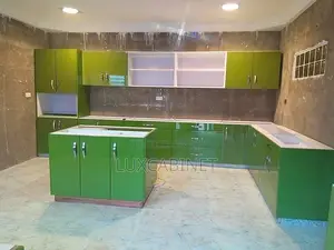 Customize Kitchen Cabinets