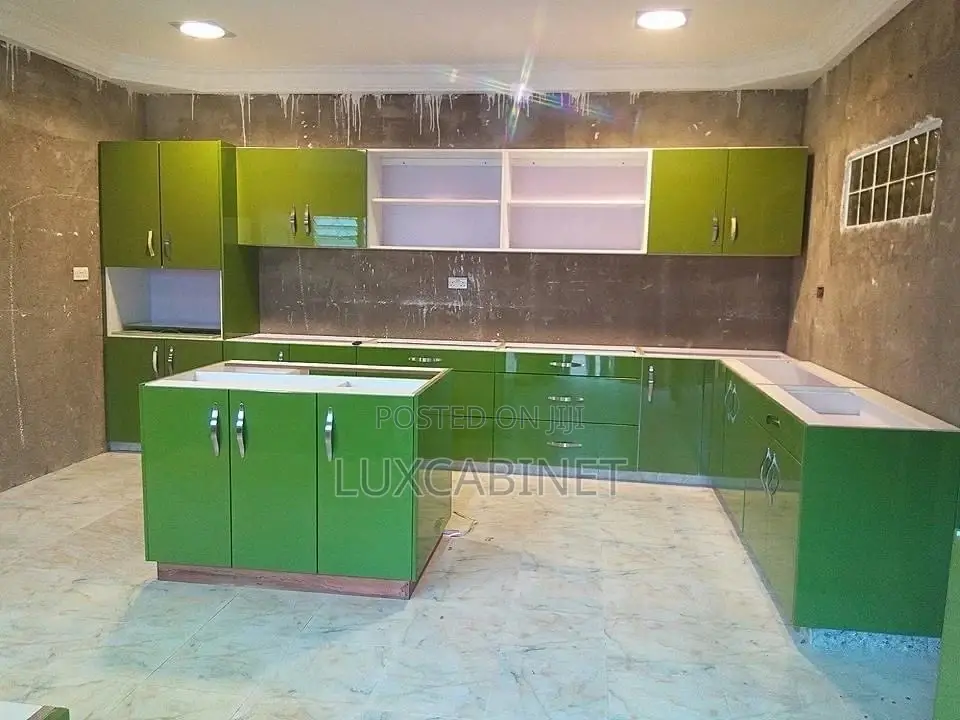 Customize Kitchen Cabinets