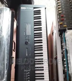 Yamaha MX88 Keyboard