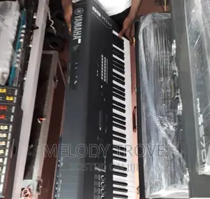 Yamaha MX88 Keyboard