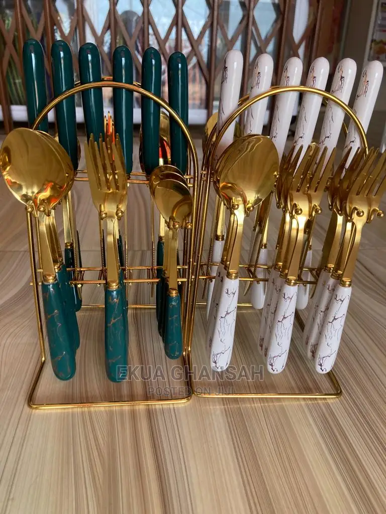 24 Pieces Cutlery Set