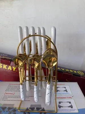 24 Pieces Cutlery Set