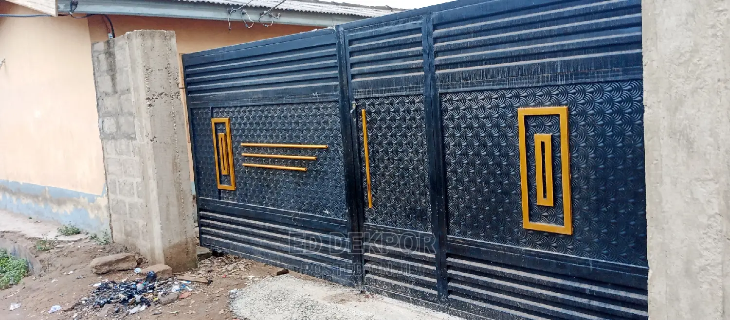 Goald Sliding Gate