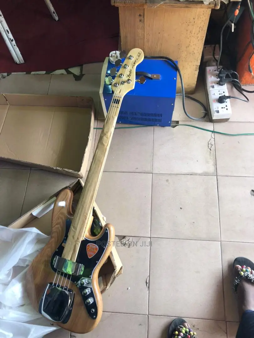 Bass Guitar Fender- Passive