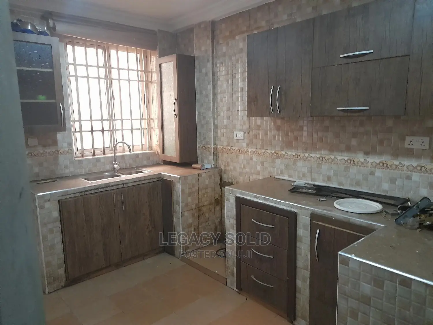 3bdrm Apartment in Legacy Solid Real, Ledzokuku-Krowor for rent
